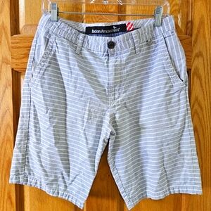 Modern Amusement mens shorts, size 31, Grey and white stripes